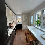 3 Bedroom, 5 Bed In The Heart Of Villa *