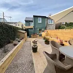 Villa 3 Bedroom, 5 Bed In The Heart Of