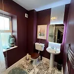 Villa 3 Bedroom, 5 Bed In The Heart Of