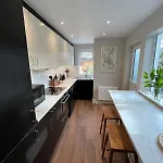 Villa 3 Bedroom, 5 Bed In The Heart Of