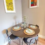 Villa 3 Bedroom, 5 Bed In The Heart Of Galway