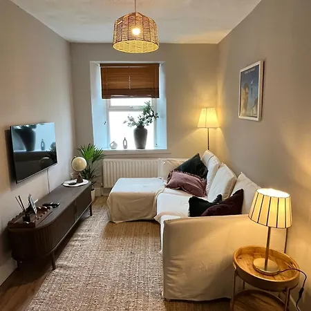 3 Bedroom, 5 Bed In The Heart Of Villa Galway