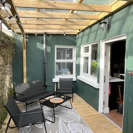 3 Bedroom, 5 Bed In The Heart Of * Galway