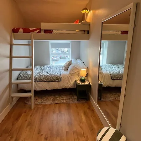 3 Bedroom, 5 Bed In The Heart Of Villa *