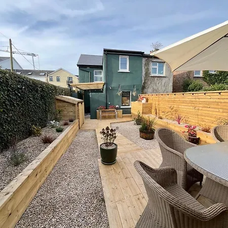 Villa 3 Bedroom, 5 Bed In The Heart Of