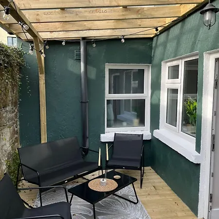 3 Bedroom, 5 Bed In The Heart Of * Galway