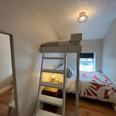3 Bedroom, 5 Bed In The Heart Of Villa