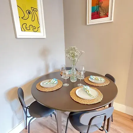 Villa 3 Bedroom, 5 Bed In The Heart Of Galway