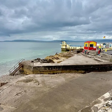 3 Bedroom, 5 Bed In The Heart Of Villa *