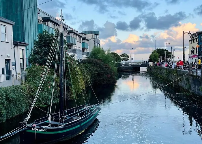 ヴィラ 3 Bedroom, 5 Bed In The Heart Of