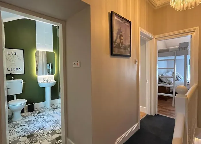 3 Bedroom, 5 Bed In The Heart Of ゴールウェイ