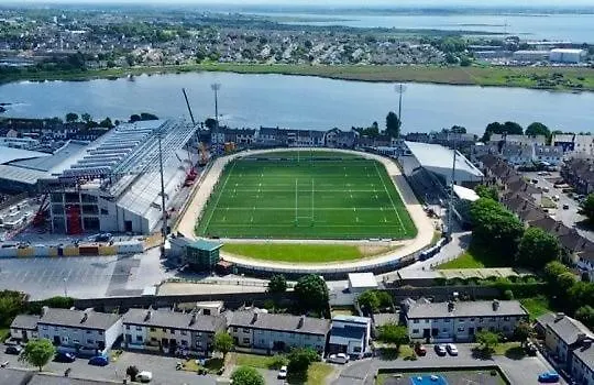 3 Bedroom, 5 Bed In The Heart Of *