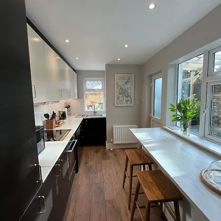 3 Bedroom, 5 Bed In The Heart Of Vila *
