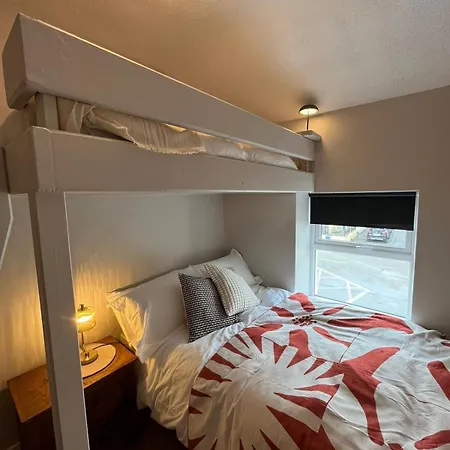 3 Bedroom, 5 Bed In The Heart Of * Galway